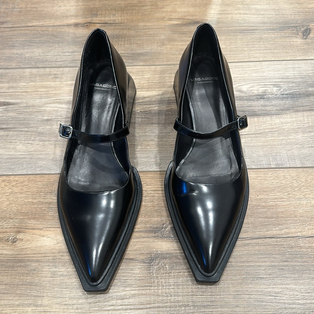 Vagabond Shoemaker Vivian Mary Janes - major fit!  Size 9